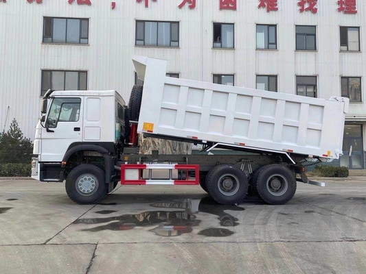 6X4 Sinotruk HOWO 10 Reifen Volumen Sandspender Lkw Dump Truck mit 300L Tanker