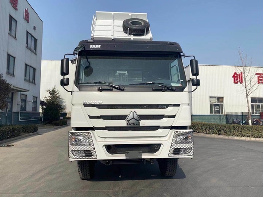 6X4 Sinotruk HOWO 10 Reifen Volumen Sandspender Lkw Dump Truck mit 300L Tanker