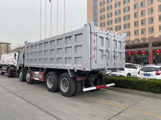 ISO-zertifizierter 12-Rad 8X4 Sinotruck 40 Kubikmeter Tipper Truck mit Vorderachse Hf9