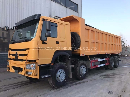 Cnhtc HOWO Sinotruk 8X4 Traktor/Tipper-Truck/Schwerlastwagen mit 300L Tanker