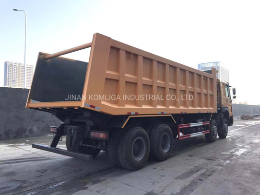 Cnhtc HOWO Sinotruk 8X4 Traktor/Tipper-Truck/Schwerlastwagen mit 300L Tanker