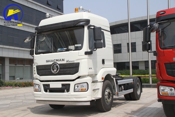 6 Räder Shacman 4X2 Leichtanhänger-Kopffahrzeug für ≤5 Sitzplätze und 400L-Aluminium-Öltanker