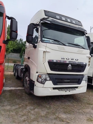 Euro 2 Emissionsstandard verwendet 2022 Jahr 6X4 HOWO 570HP Traktor für den russischen Markt