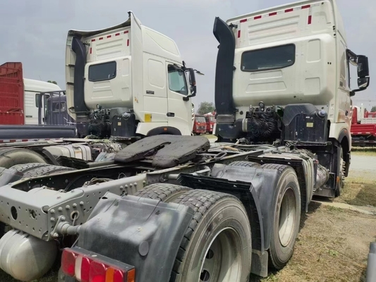 Euro 2 Emissionsstandard verwendet 2022 Jahr 6X4 HOWO 570HP Traktor für den russischen Markt