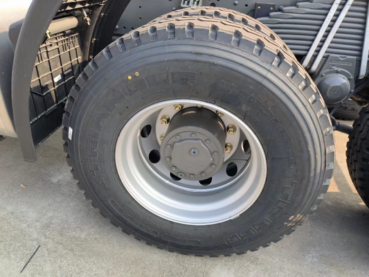 Sinotruk HOWO 6X4 10 Räder Hauptmotor Traktor Kopf Lkw mit Ersatzteil Unterstützung
