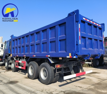 Vorwärtshebe-Stil Sinotruk HOWO 8X4 Dump Truck mit großer Kapazität und gelbem Dumping