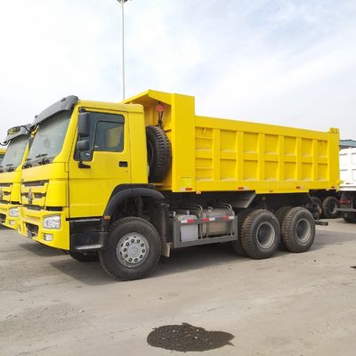 Roter Sinotruk HOWO 10 Räder Dump Truck für Afria 20cbm Eimer Größe 5600X2300X1500