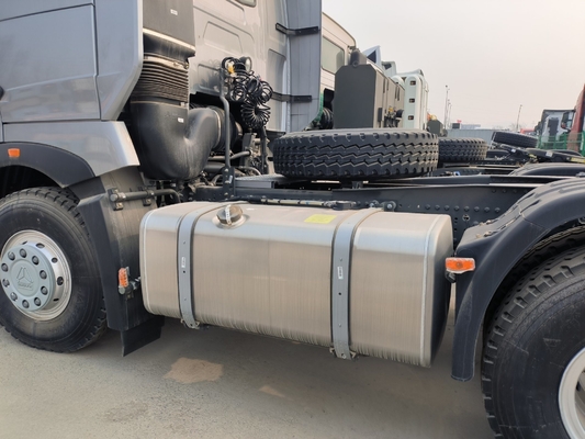 Gebraucht Sinotruk HOWO Traktor Anhängerkopf 6X4 Traktor Lkw mit Hw19710 Getriebe