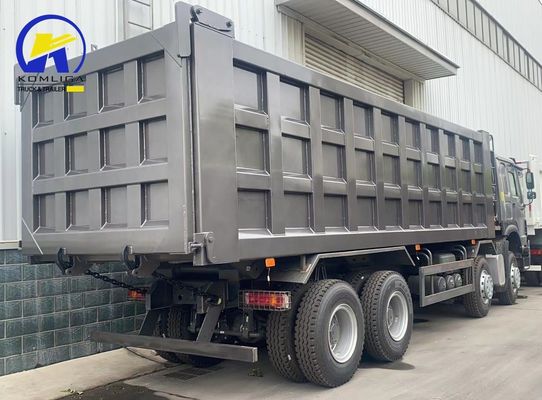 Weißes HOWO 8X4 Tipper Trucks Handgetriebe perfekt für den Bau