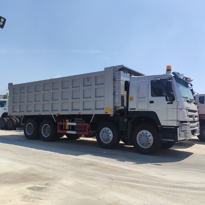 Sinitruk HOWO Schwerlastwagen 8X4 Tipper Truck 351-450 PS Ein Schlafsack mit Klimaanlage