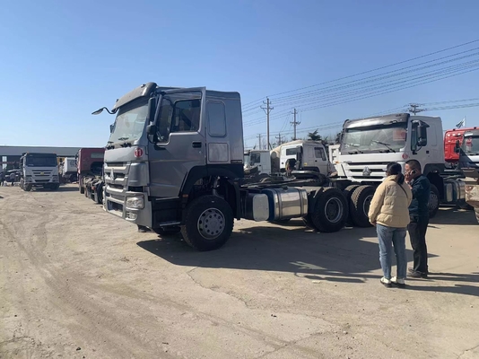 Dieselfracht Schleppfahrzeug 10 Räder Anhänger Kopf Hauptförderer Sinotruk HOWO 6X4 Traktor