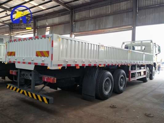 Rohrloser Reifendesign Sinotruk HOWO 8X4 Schwerlastwagen mit Wly6t46 Getriebe