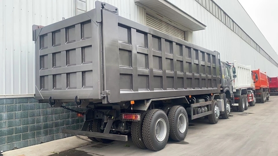 Gebrauchtes Sinotruk 8X4 12 Räder 50 Tonnen HOWO Kipper Dump Truck mit hydraulischem Vorderaufzug