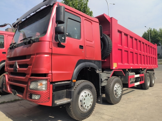 Second Hand Sinotruk 8X4 12 Räder HOWO Tipper Gebraucht-Dump Truck mit einem Schläfer und A / C