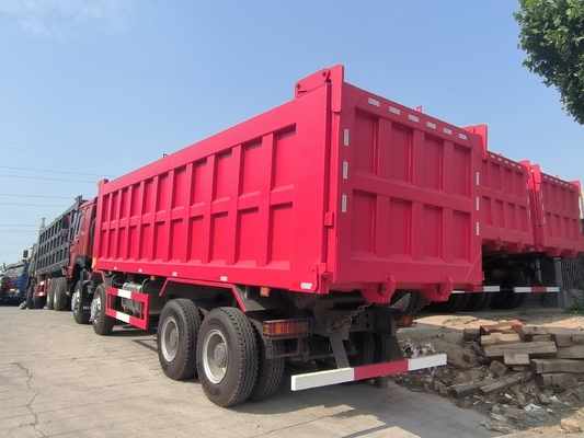 Second Hand Sinotruk 8X4 12 Räder HOWO Tipper Gebraucht-Dump Truck mit einem Schläfer und A / C