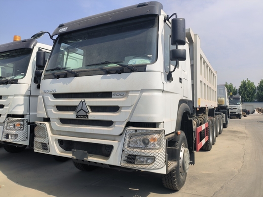 Sinotruk HOWO 6X4 10 Räder Bergbaudumpper Tipper Gebraucht-Dump Truck mit 300L Tanker