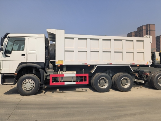 Sinotruk HOWO 6X4 10 Räder Bergbaudumpper Tipper Gebraucht-Dump Truck mit 300L Tanker