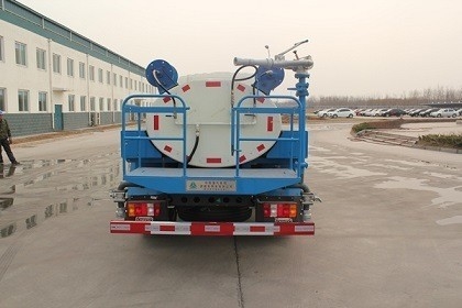 30T Nutzlastwagen Sinotruck HOWO 4X2 Mini 2000 Gallonen Wasserwagen mit D12.42 Motor