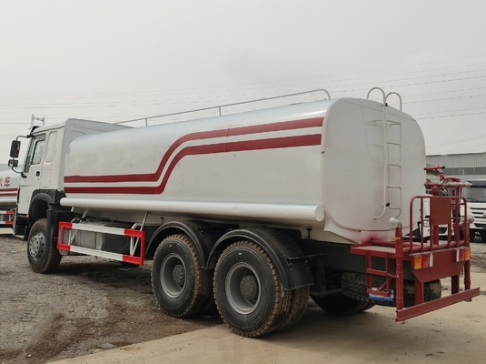 30 Tonnen Nutzlast Gebrauchtwasserfahrzeug Tank Sinotruck HOWO 6X4 10 Rad 375PS 20000 Liter