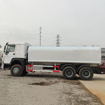 Sinotruck HOWO 371HP 6X4 Wasserbehälter mit einer Motorkapazität von &gt; 8 L und einem langlebigen Design
