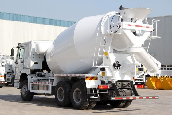 5600X2300X1500 Betonmischfahrzeug mit Eimergröße mit Zf8118 Lenksystem
