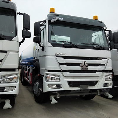 Sinotruk HOWO Wasserbehälter Lkw Kabine mit einem Schlafliege und zwei Sitzplätzen Motorkapazität&gt;8L