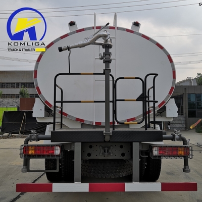 Sinotruk HOWO 4X2/6X4/8X4 Wassertankschiff 20cbm mit Kabine und Motor &gt; 8L