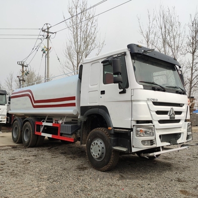 1X9000 Kgs Vorderachse Euro 2 Sinotruk HOWO 4X2/6X4/8X4 Sprinklerfahrzeug für Abwasser