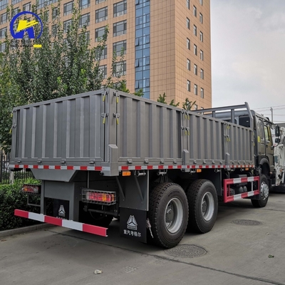 6X4 Antriebsrad Sinotruk HOWO Flachbettenzaunfahrzeug für Ihren Gütertransport