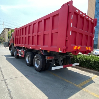 351-450 PS HOWO 8X4 Schwerlastdämpfer mit 12 Rädern und 300L Tanker