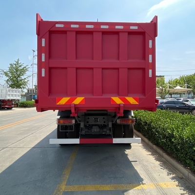 351-450 PS HOWO 8X4 Schwerlastdämpfer mit 12 Rädern und 300L Tanker
