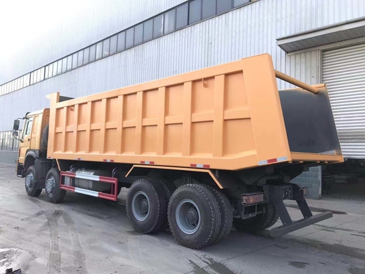 351-450 PS HOWO 8X4 Schwerlastdämpfer mit 12 Rädern und 300L Tanker
