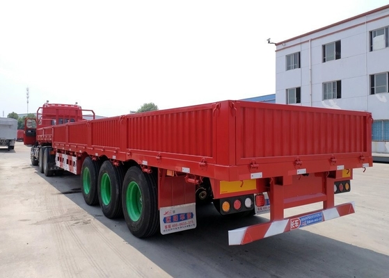Dreiachsige 600 mm 800 mm Seitenwand Anhänger mit Tare Gewicht ca. 6,7 T Stahlkonstruktion