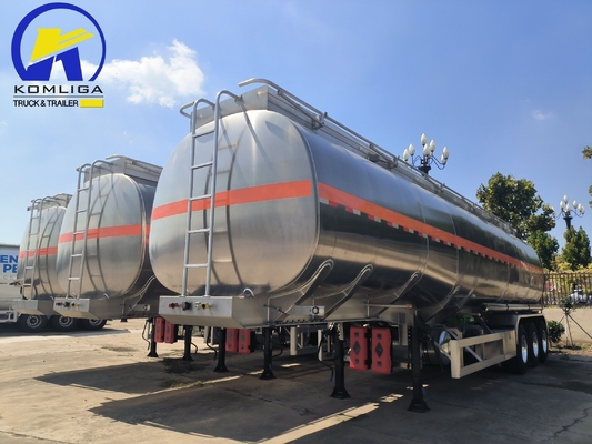 3 Achsen Sinotruk 45000 Liter Feul Tank Semi-Trailer für leichte Effizienz und Leistung