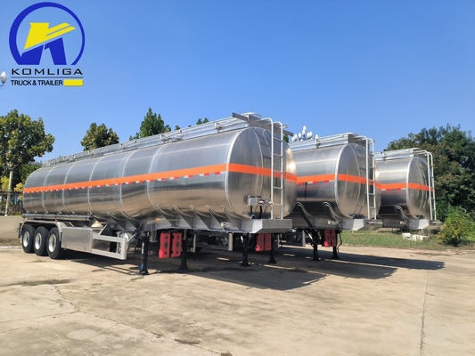3 Achsen Sinotruk 45000 Liter Feul Tank Semi-Trailer für leichte Effizienz und Leistung