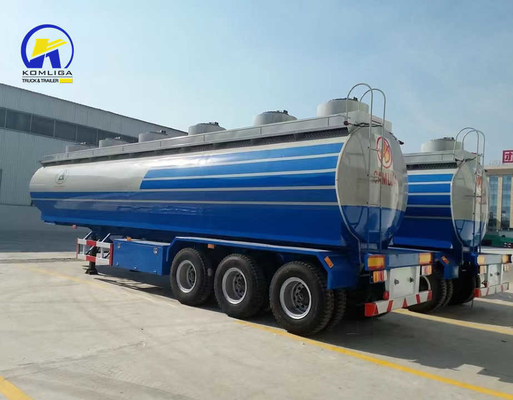 Auf Wunsch: Weiß-blauer Kraftstoffbehälter mit 1820 mm Lauffläche