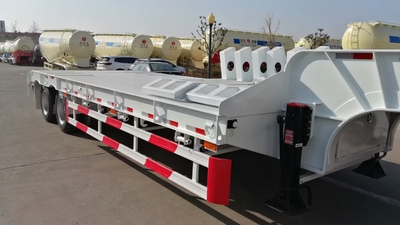 2-5 Achsen Sinotruk Halbanhänger mit Tiefbett mit Fahrwerk 30-100 t Kapazität 12 Reifen