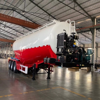 Transport von Schüttpulver mit einem Zementschüttlaster von Sinotruk und einem Weichai 4102-Motor